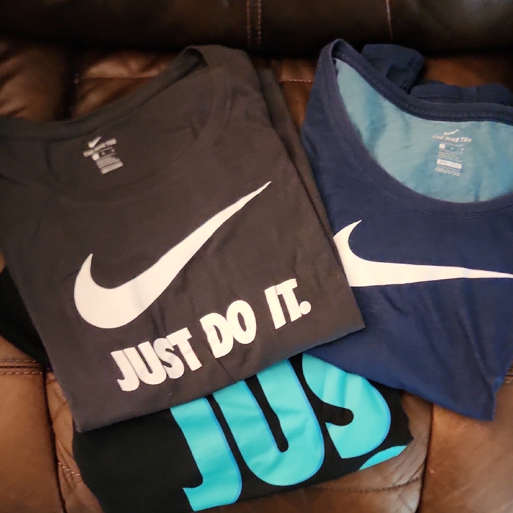 Nike Graphic Logo Shirts Athletic Tees Lot Of 3 Women's Size Large